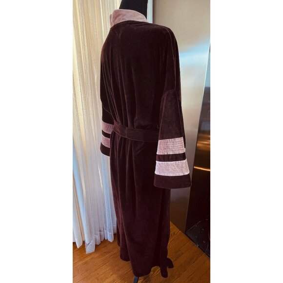 Vintage 70s bathrobe, chocolate brown velvet gender neutral, Pierre Cardin robe - Picture 7 of 10
